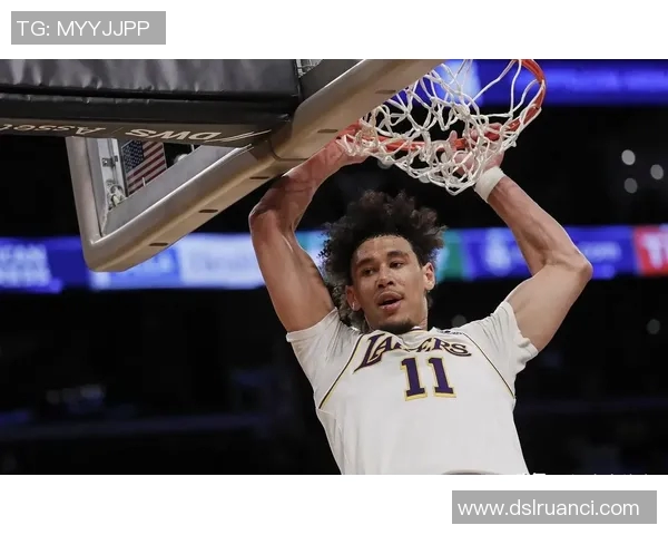 湖人队力克开拓者，拿到赛点：激情与实力的完美诠释